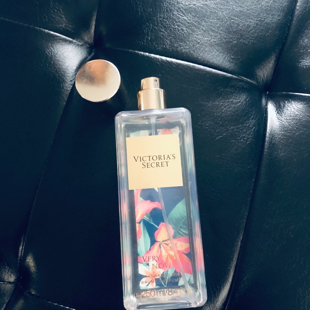 Victoria’s Secret Very Sexy Now 8.4 Fl Oz